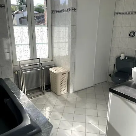 Maison Aux Volets Bleus Сasa de vacaciones Pouzauges