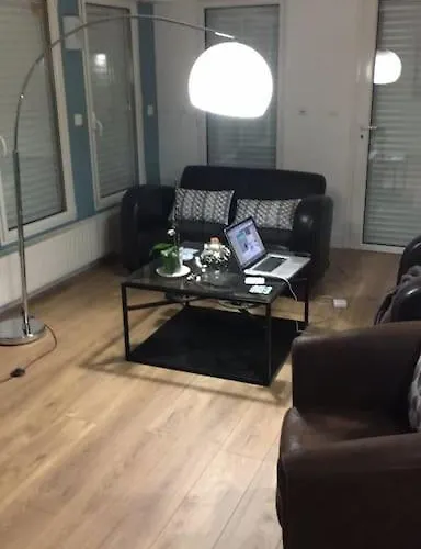 בית נופש Maison Aux Volets Bleus פוזוז'